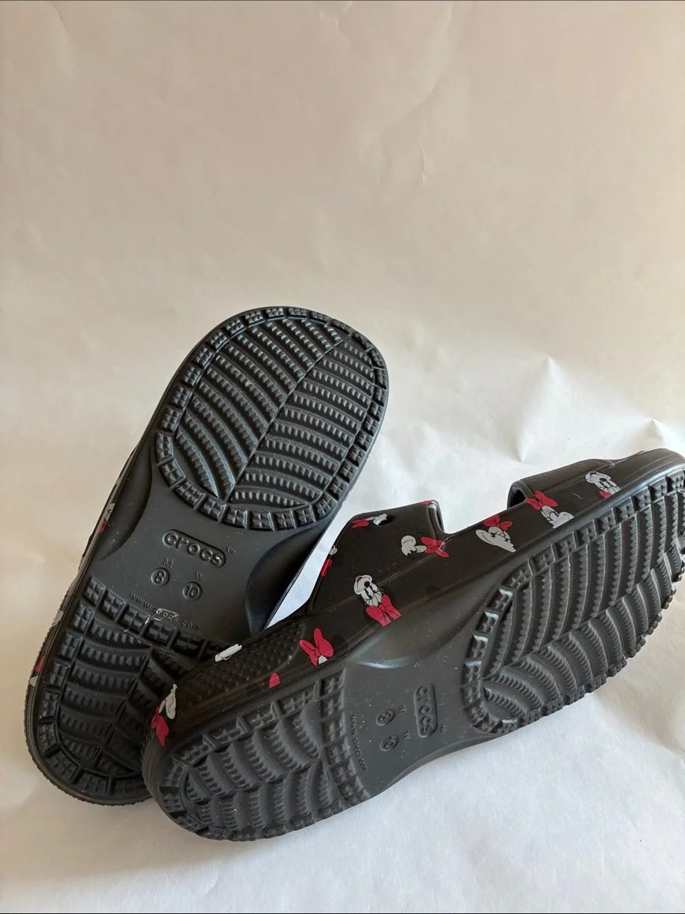 Disney crocs minnie
